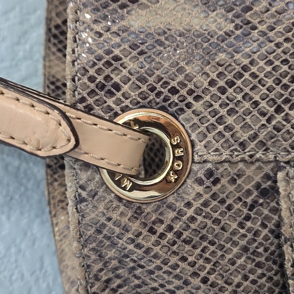 MICHAEL KORS Jet Set Tote Python Print - Picture 7 of 16